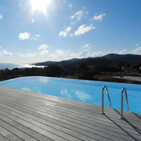 T2 Avec Terrasse, Piscine Sur Toit, Proche Et Commerces, Climatise, Garage Inclus - Fr-1-251-752 * Bormes-les-Mimosas