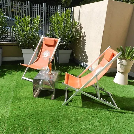 Apartment T2 Avec Terrasse, Piscine Sur Toit, Proche Et Commerces, Climatise, Garage Inclus - Fr-1-251-752 Bormes-les-Mimosas
